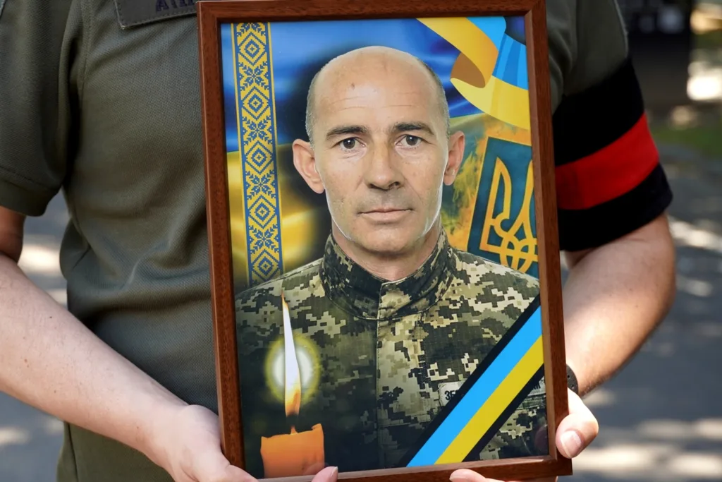 Ужгород попрощався з Героєм Миколою Лошаком, матросом 36-ї бригади морської піхоти