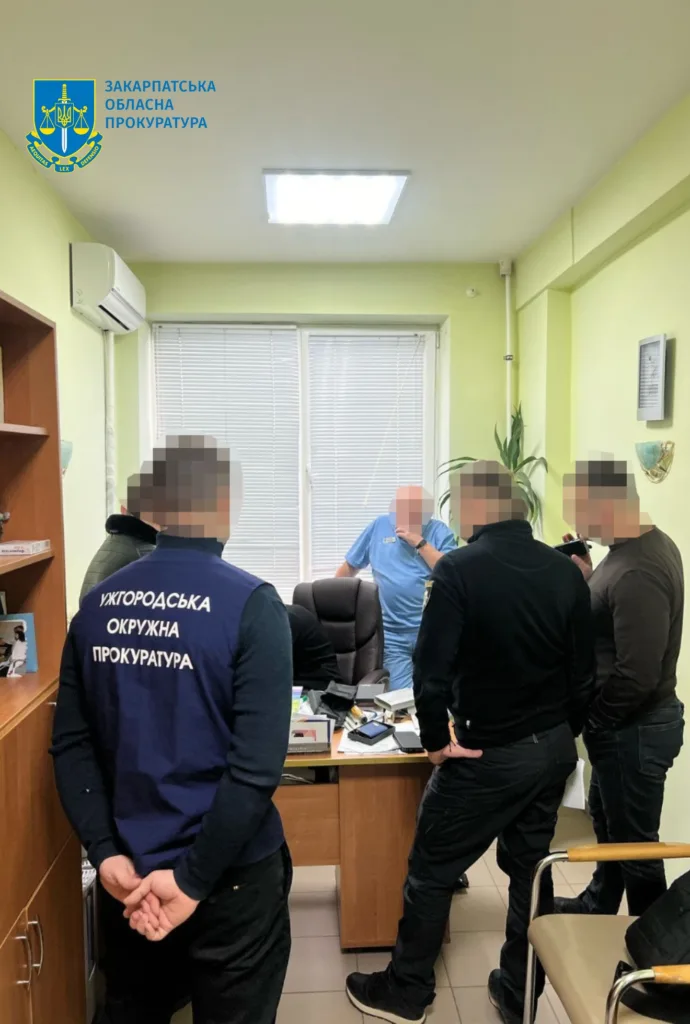 Двоє кардіологів в Ужгороді постануть перед судом за вимагання хабаря Двоє кардіологів в Ужгороді постануть перед судом за вимагання хабаря