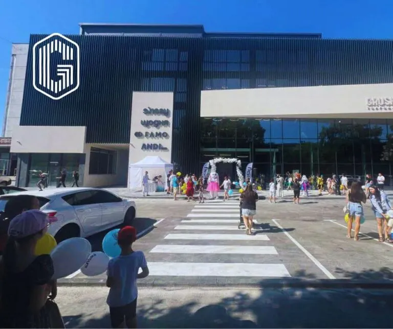 Оновлений Торговий Центр “GrushevSky”: Новий Простір для Ужгорода
