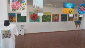 Масштабна мандрівна виставка “Вільні квіти” завітала в Ужгород