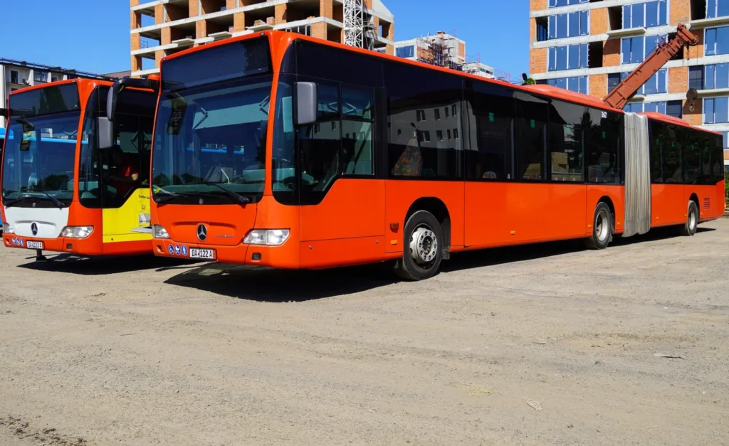 Ужгород отримав гуманітарну допомогу від німецького Дармштадта: автобуси та медикаменти Ужгород отримав гуманітарну допомогу від німецького Дармштадта: автобуси та медикаменти
