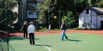 В Ужгороді завершують облаштування сучасного спортмайданчика: коли чекати на відкриття