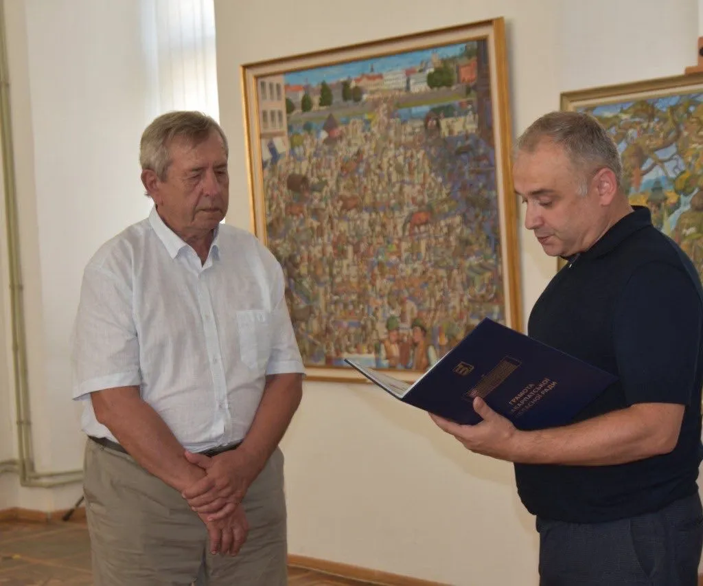 В Ужгороді відкрили виставку Тараса Данилича «Традиції на полотні»