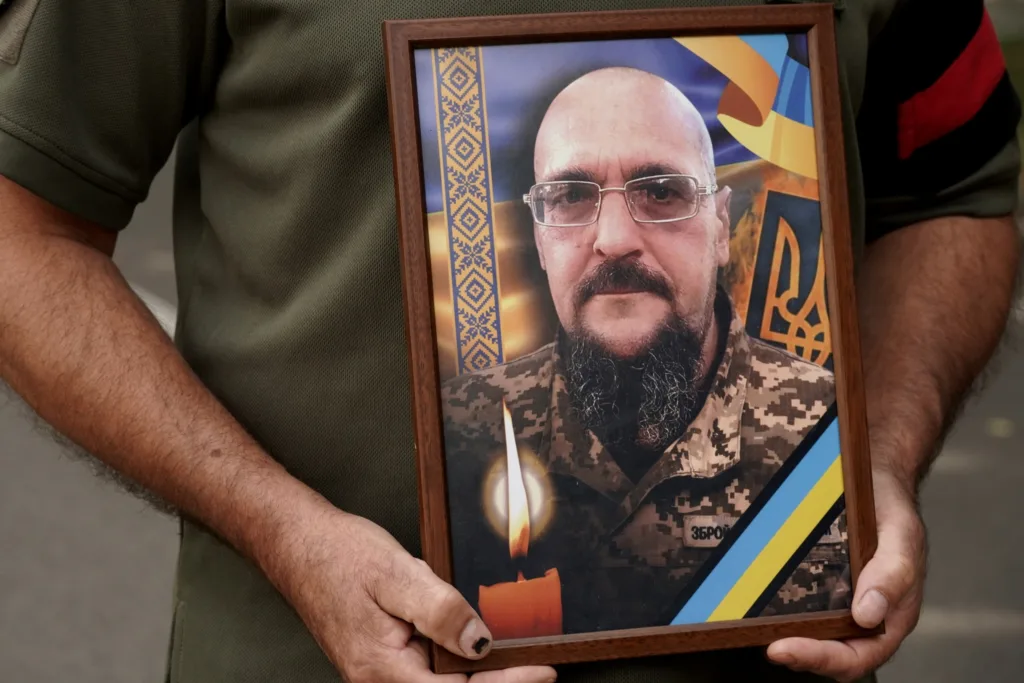 Ужгород провів в останню путь солдата Сергія Постельняка