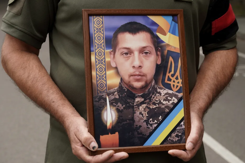 Прощання з героєм: Ужгород оплакує свого захисника Дениса Виднянського