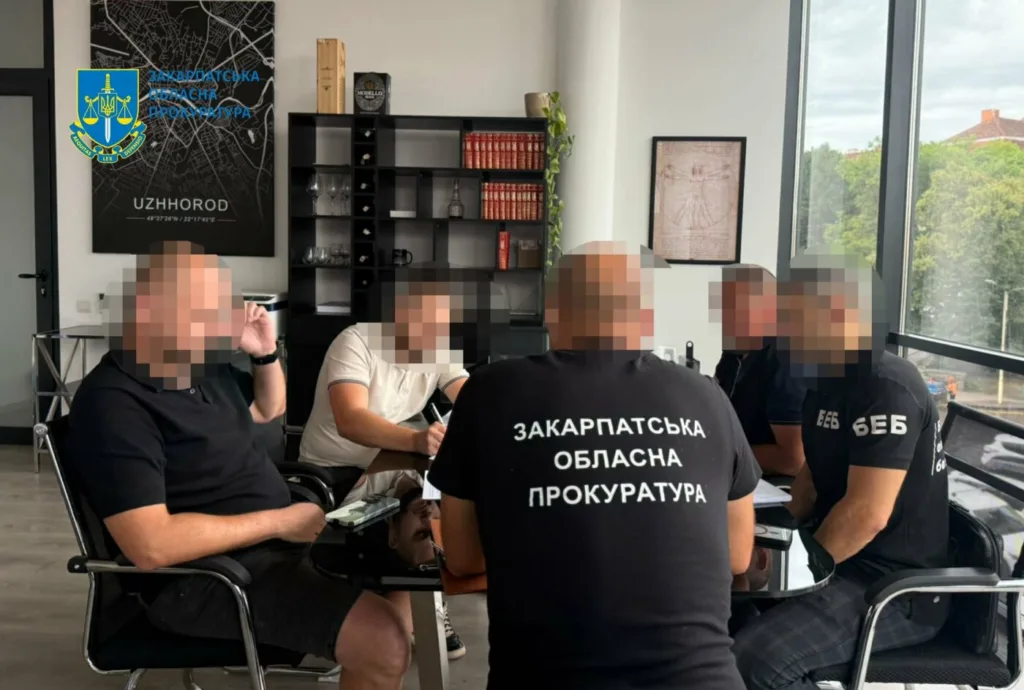 Посадовця Ужгородської міськради та директора підрядника судитимуть за розкрадання 4,1 млн грн