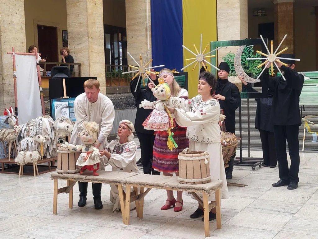 «Бавка» відкриває 45-й сезон: виставка та анонс знакових подій «Бавка» відкриває 45-й сезон: виставка та анонс знакових подій