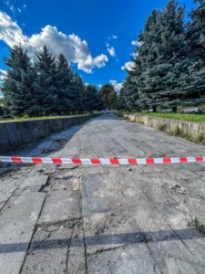 Грандіозне оновлення: Площа перед Закарпатським драмтеатром готується до ювілейного сезону