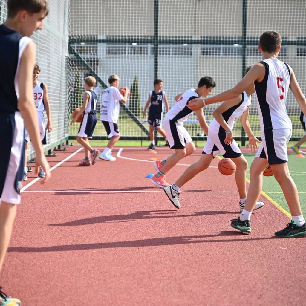 Новий багатофункціональний спортивний комплекс європейського рівня відкрився в Ужгородському науковому ліцеї