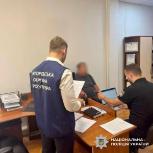 В Ужгороді підозрюють чоловіка у продажу гуманітарних автомобілів для ЗСУ