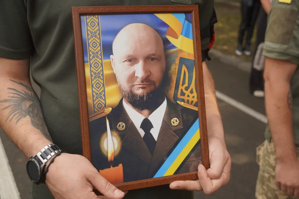 Ужгород попрощався із 39-річним захисником Артемом Коваленком
