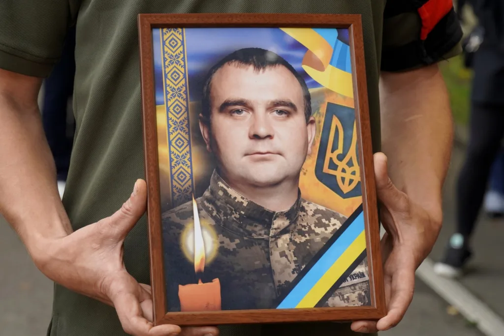 Ужгород схиляє голову в жалобі: Прощання з героєм-захисником, сержантом Павлом Білецьким