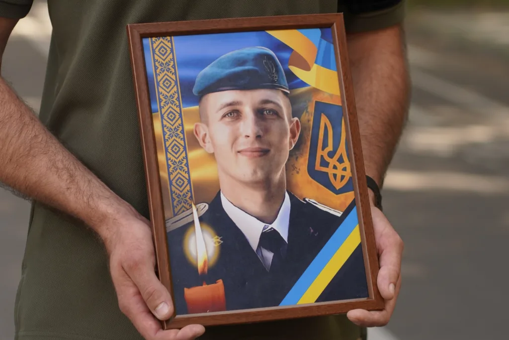 В Ужгороді попрощалися з морським піхотинцем Владиславом Мельником