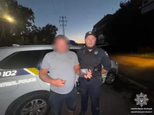 Поліцейські Ужгорода повернули гаманець з документами та грошима, знайдений дітьми