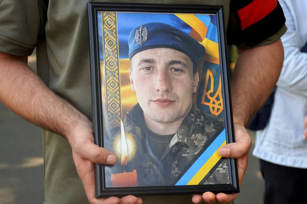 В Ужгороді попрощалися з полеглим Героєм, молодшим сержантом Андрієм Поганем