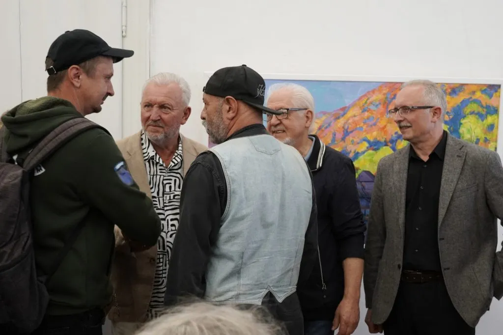 Феєрія Фарб та Незламності: Мистецькі Події в Ужгороді Напередодні Дня Художника