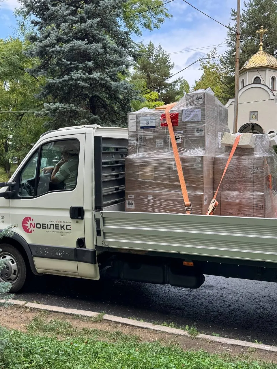 Посилення Ужгородської медицини: Клінічна лікарня отримує життєво важливу допомогу від міжнародних партнерів