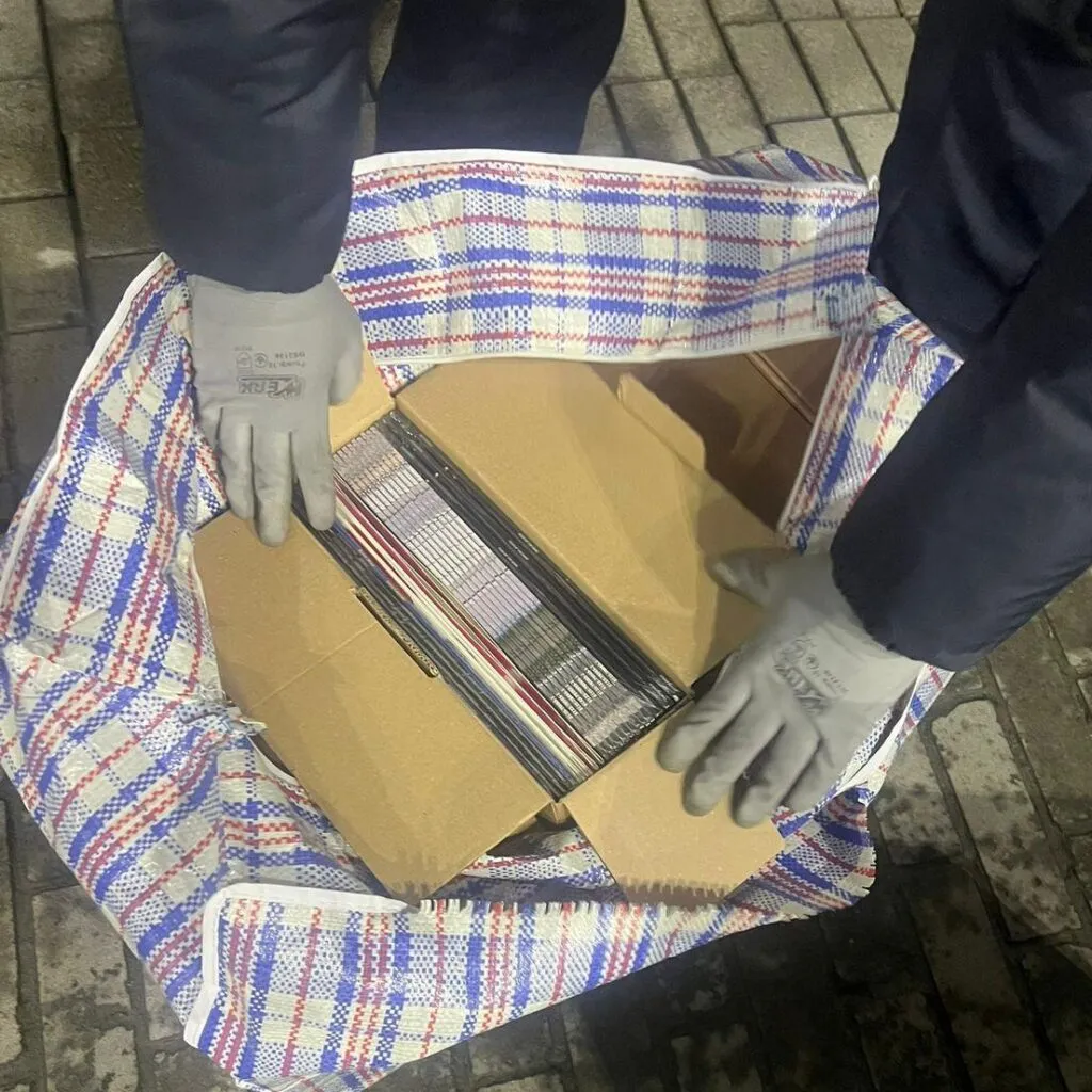 Масштабний митний контроль в Ужгороді: вилучено колекцію вінілу вартістю понад 700 тисяч гривень