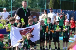 UZH CUP 2025: Юні футболісти Ужгорода зібрали кошти на Starlink для ЗСУ, поєднавши спорт і благодійність