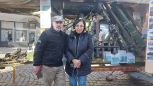 Мінімузей артефактів війни в Ужгороді: “На щиті” — місія подружжя Поповичів та потужний збір коштів на рефрижератори