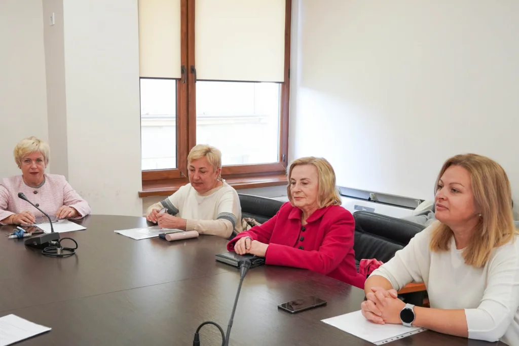 В Ужгороді посилюють боротьбу з туберкульозом та ВІЛ/СНІДом: Позитивна динаміка на тлі викликів