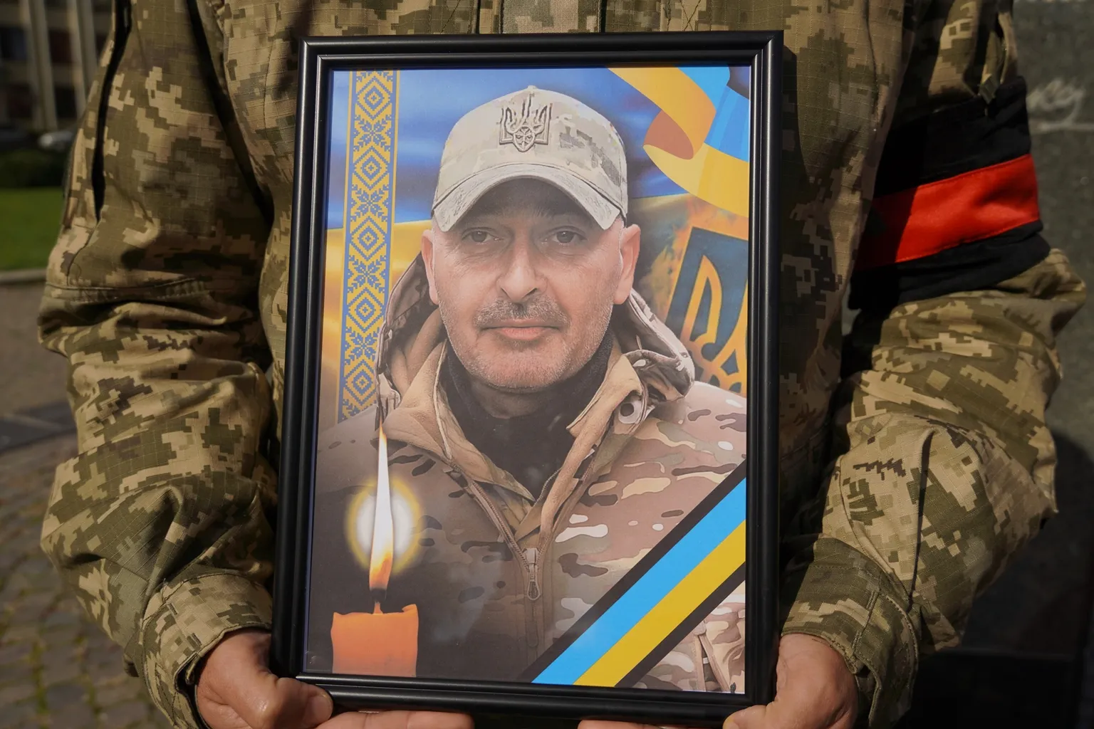 Ужгород провів в останню путь Захисника — старшого сержанта Віктора Завадяка