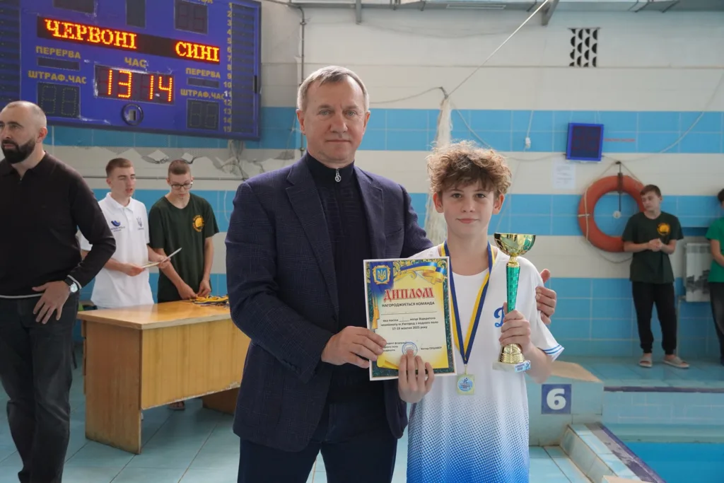 В Ужгороді відбувся відкритий чемпіонат міста з водного поло серед юнаків та дівчат В Ужгороді відбувся відкритий чемпіонат міста з водного поло серед юнаків та дівчат