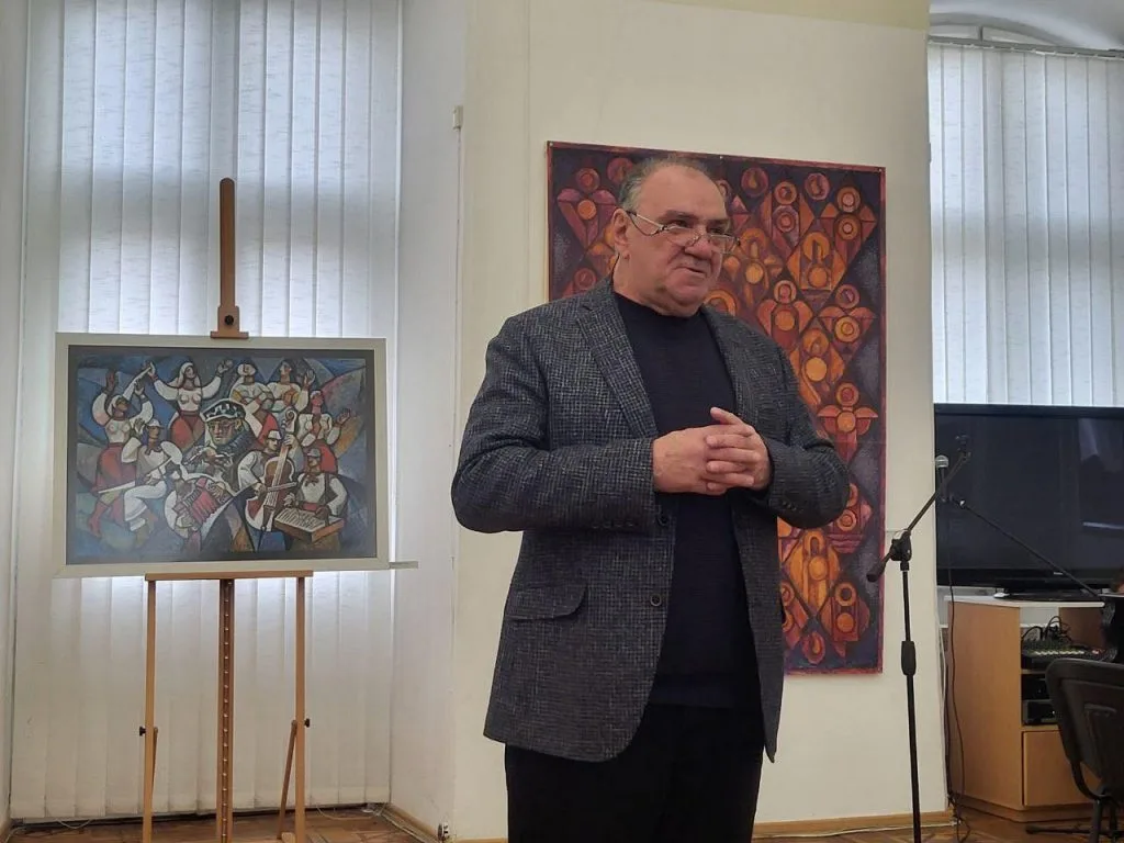 «Творити, споглядаючи Боже творіння»: В Ужгороді відкрилася виставка заслуженого художника Петра Фелдеші