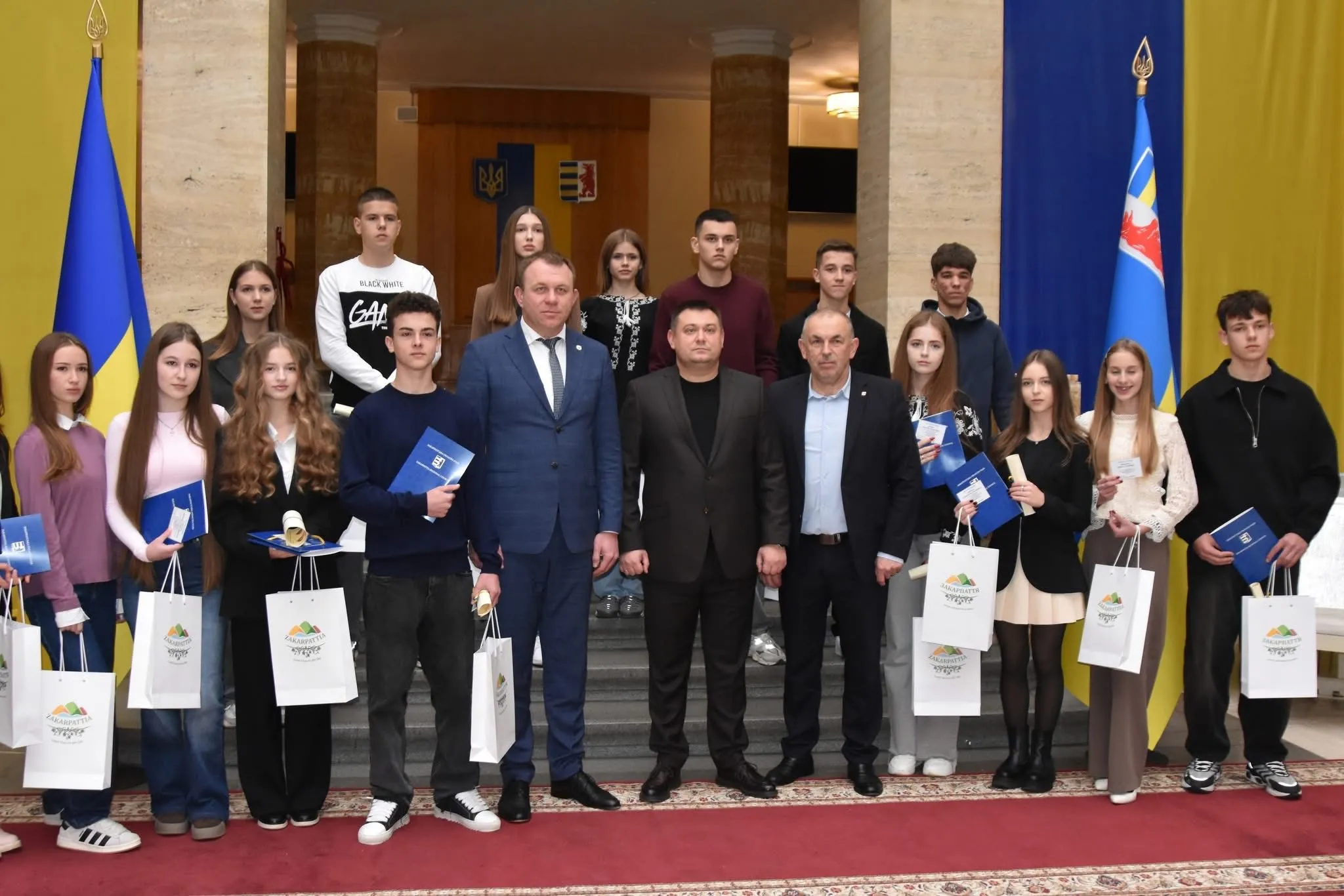 Ужгородські ліцеї запроваджують інститут Шкільного омбудсмана: Пілотний проєкт для створення безпечного освітнього простору