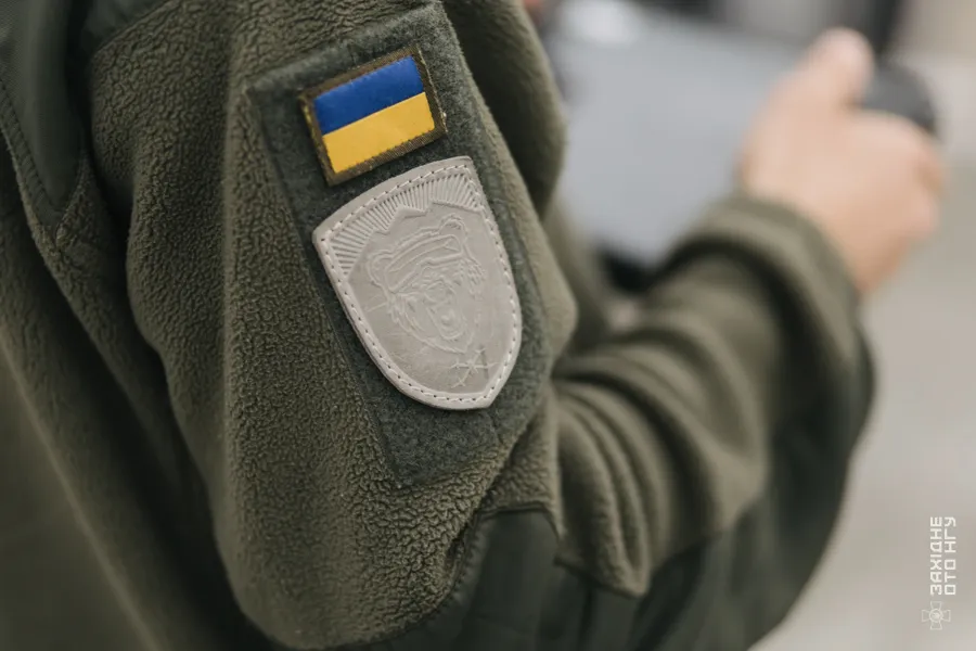 Урок мужності від гвардійців: Учні Ужгородського ліцею освоїли FPV-дрони та тактичну медицину