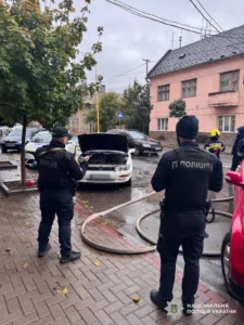 Технічна несправність спричинила пожежу автомобіля в Ужгороді
