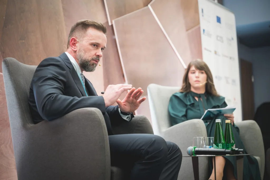 Два “Макдональдси” на Закарпатті платять стільки ж податків, як уся лісова галузь області Два “Макдональдси” на Закарпатті платять стільки ж податків, як уся лісова галузь області