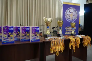 ⚽ Футбольні підсумки сезону 2025: В Ужгороді нагородили чемпіонів та кращих гравців міста