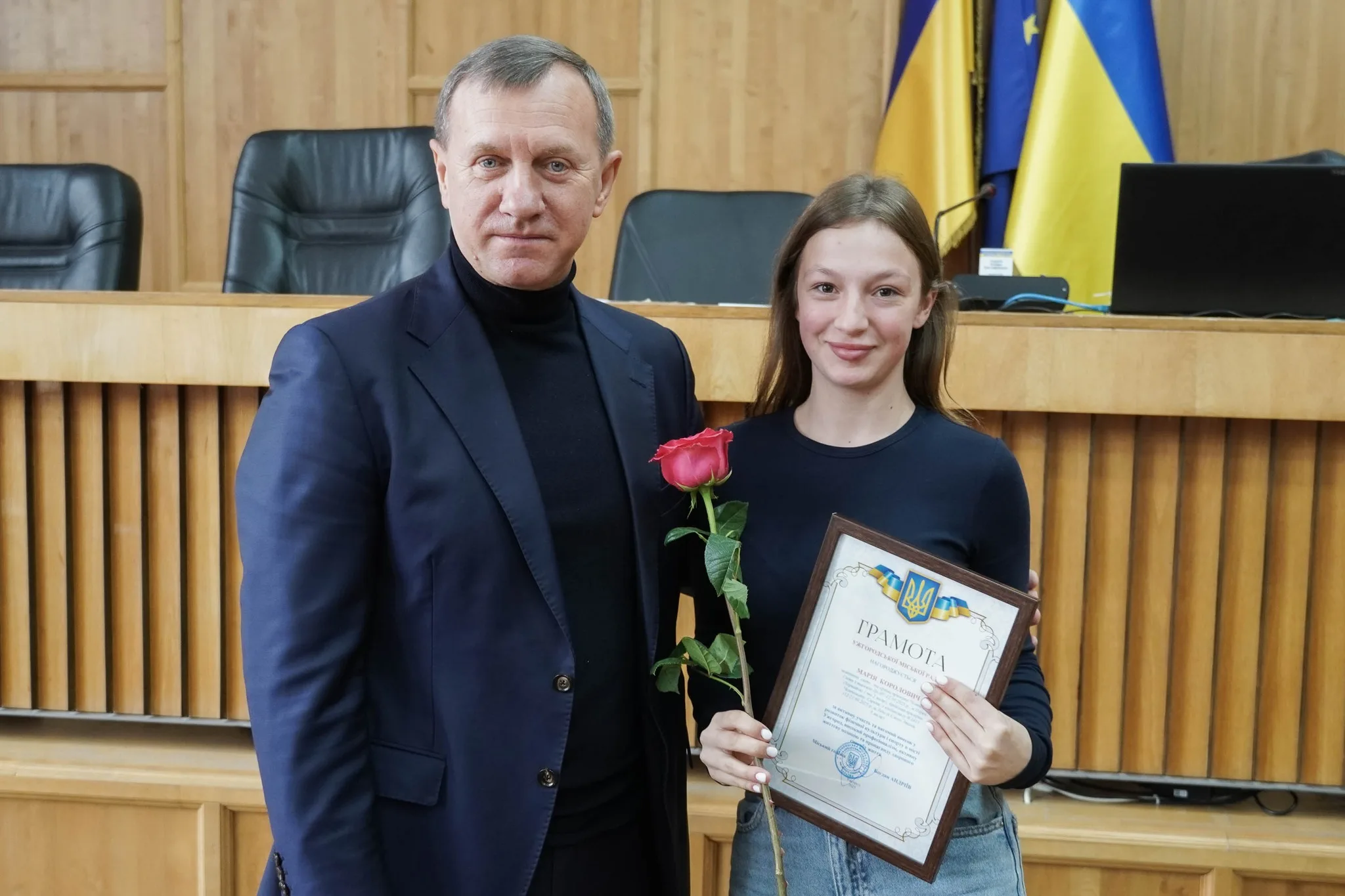 Сьогодні, 13 листопада, відбулася чергова сесія Ужгородської міської ради, на якій було ухвалено низку стратегічних програм і відзначено видатних спортсменів міста.