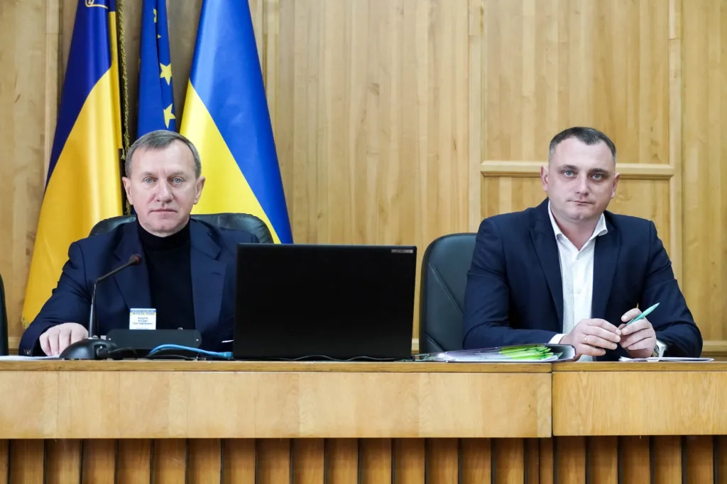 Сьогодні, 13 листопада, відбулася чергова сесія Ужгородської міської ради, на якій було ухвалено низку стратегічних програм і відзначено видатних спортсменів міста.