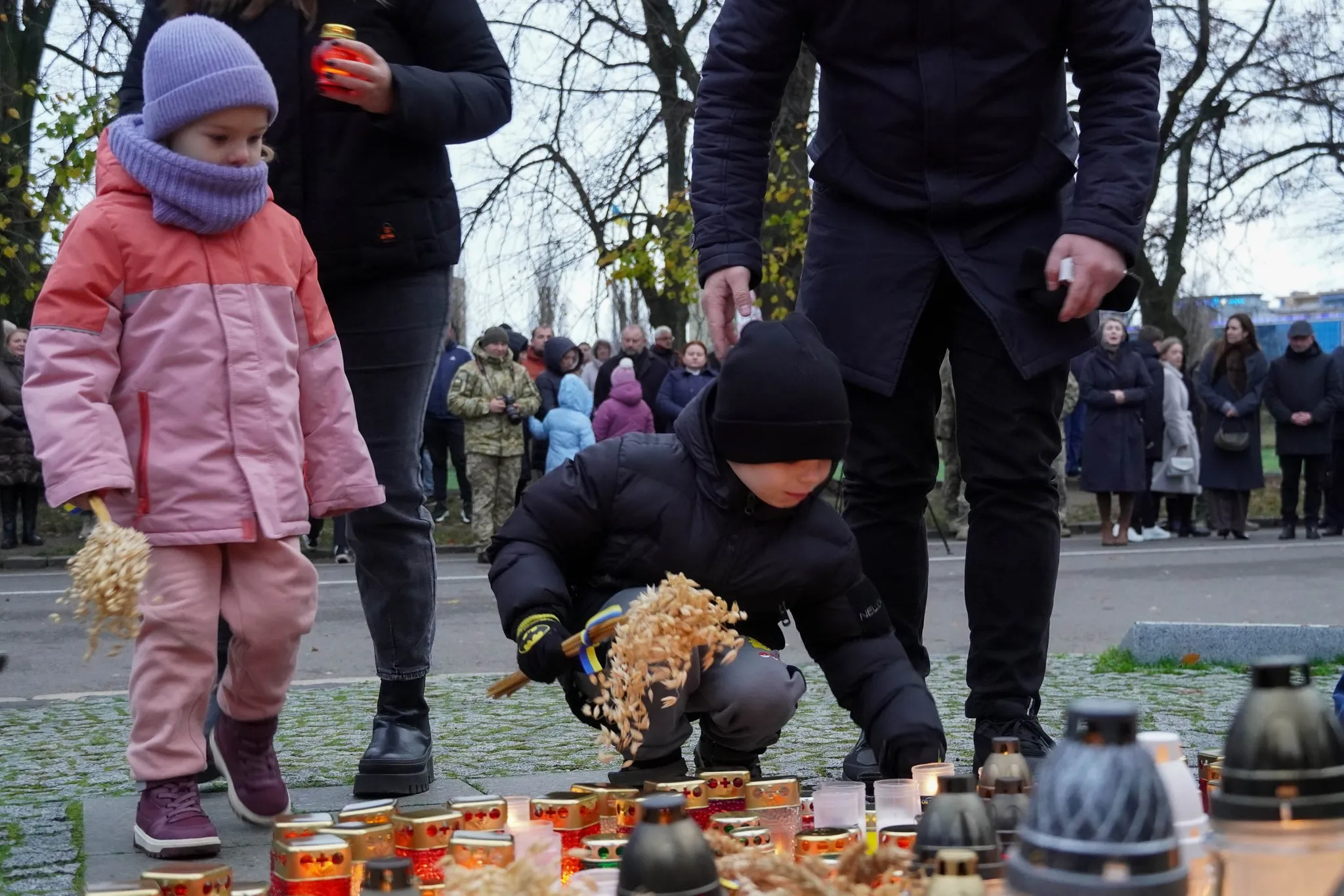 🕯️ Запали свічку пам’яті: Ужгород разом з усією Україною вшанував жертв Голодоморів