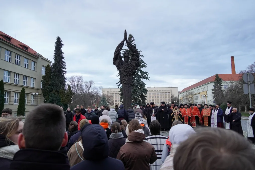 🕯️ Запали свічку пам’яті: Ужгород разом з усією Україною вшанував жертв Голодоморів 🕯️ Запали свічку пам’яті: Ужгород разом з усією Україною вшанував жертв Голодоморів