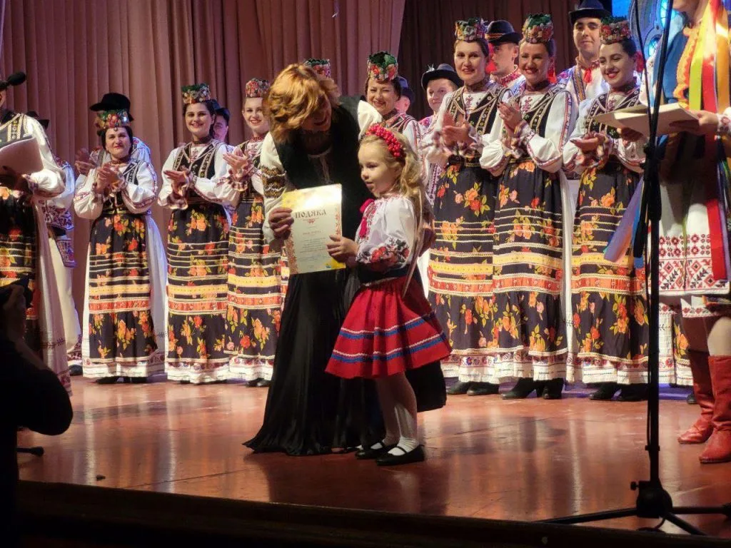 ✨ Понад 300 юних талантів на одній сцені: Закарпатський народний хор провів «Зіркове майбутнє Срібної Землі»
