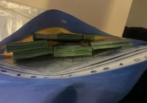 💶 Спроба незаконного вивезення валюти: На митному посту «Ужгород» вилучили 20 тисяч євро