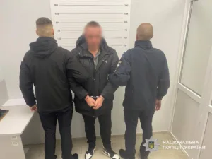 🚨 В Ужгороді затримали чоловіка за грабіж, вчинений в умовах воєнного стану