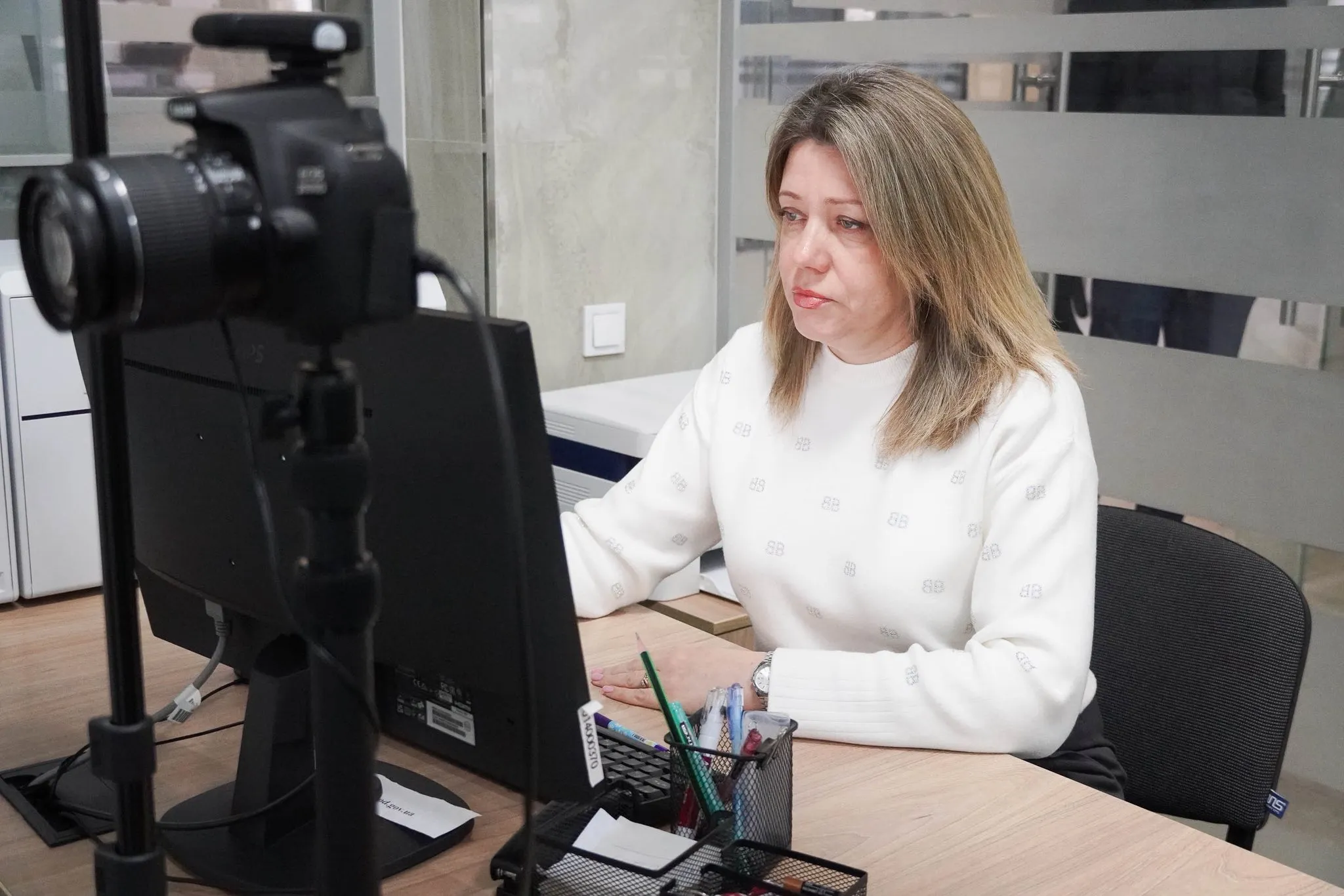 Нова послуга в Ужгородському ЦНАПі: Відтепер тут можна обміняти та отримати водійське посвідчення 🚘