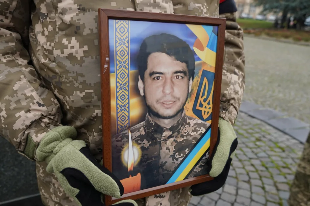 Ужгород попрощався із 51-річним захисником Золтаном Калої, який віддав життя за Україну 🕯️