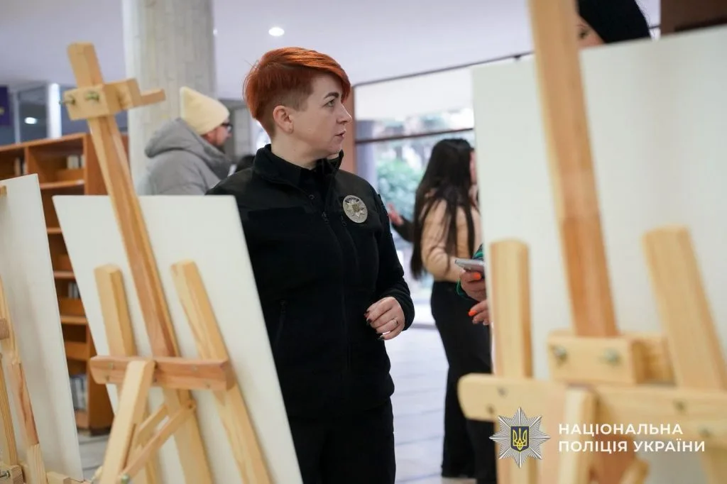📸 «Річ у тім 2.0»: В УжНУ відкрили фотовиставку протидії насильству в рамках кампанії «16 днів»