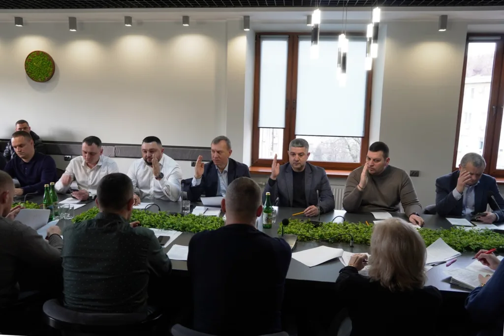 🚌 Виконком Ужгорода: 100 млн грн на військових, Програма розвитку та нові автобусні маршрути 🚌 Виконком Ужгорода: 100 млн грн на військових, Програма розвитку та нові автобусні маршрути