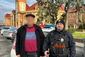 👮 Патрульні поліцейські Ужгорода оперативно допомогли літньому чоловіку встигнути на потяг