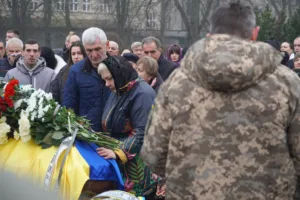 🕯️ Ужгород попрощався із 27-річним захисником Дмитром Павличем