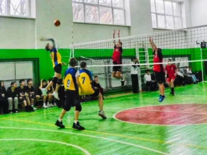 🥇 Волейбольна заруба в Ужгороді: Ліцей №12 переміг у фіналі міського етапу «Пліч-о-пліч»