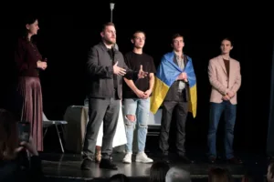🎭 Тріумф у Будапешті: Закарпатський театр зірвав стоячі овації з виставою «Гра в правду»