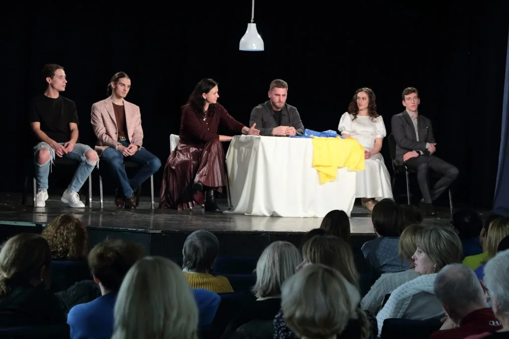 🎭 Тріумф у Будапешті: Закарпатський театр зірвав стоячі овації з виставою «Гра в правду»