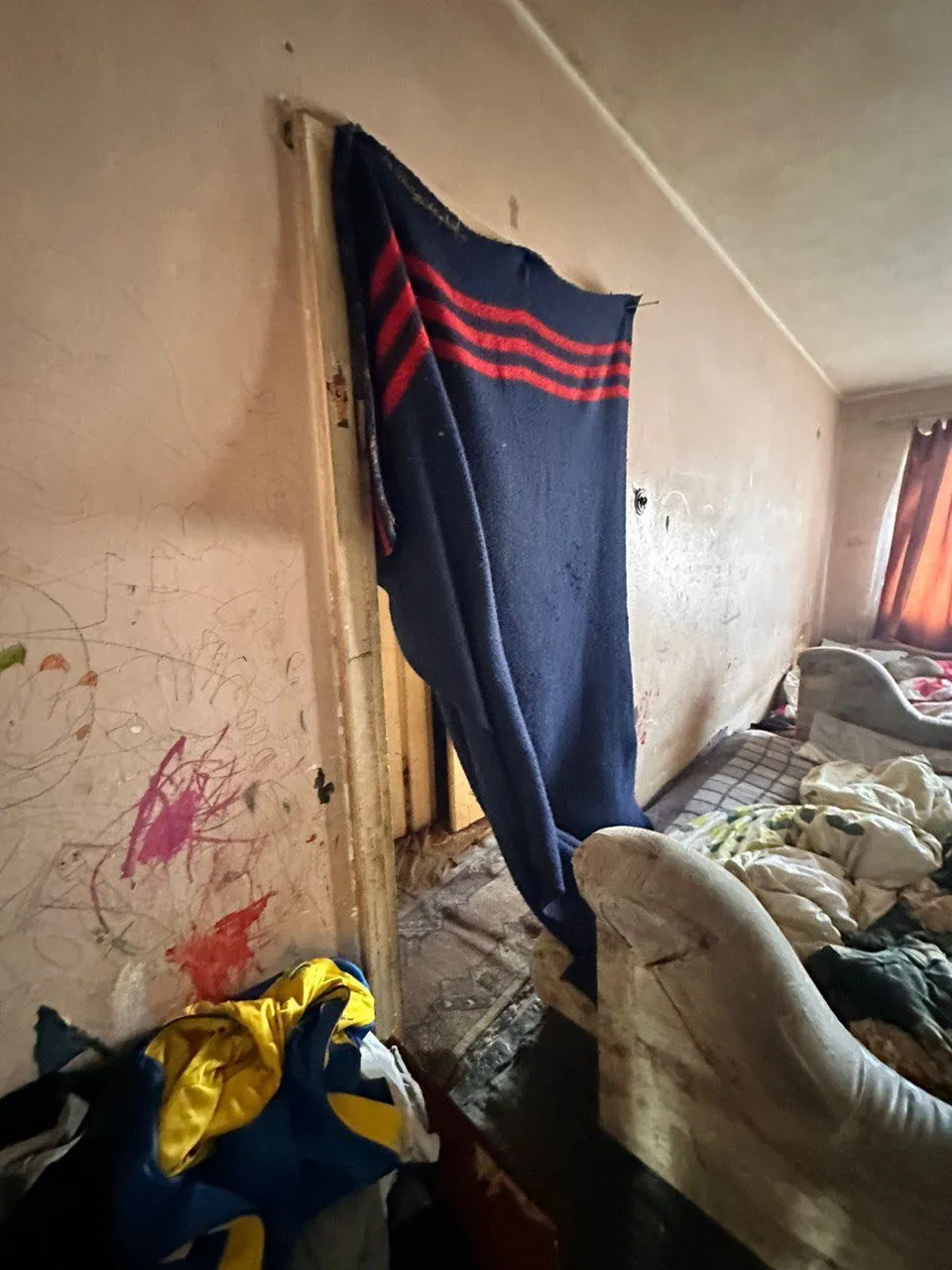 😢 Дитина сама шукала допомоги: 14-річна дівчинка звернулася до Омбудсмана через кричущі порушення прав у власній багатодітній родині